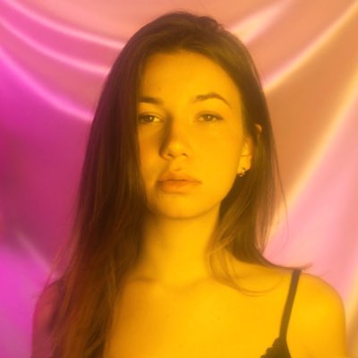LaraMaxen's tweet photo. #NewProfilePic ooo she #back !!!! https://t.co/8QdLKwUC0I