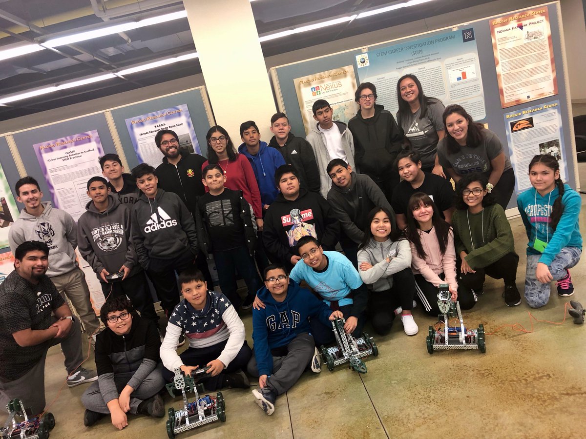 DFS_Nevada's tweet image. Thanks 2 @GEARUPNV, 20 DFS students &amp;amp; their siblings were able 2 participate in our #VEXRoboticsCamp inside the @RaggioSTEM in the @EducationUNR on the @unevadareno campus for 2 days &amp;amp; build a robot with their teams. #COEintheCommunity #STEM #DFS #WolfPack #GEARUPWORKS #NVGEARUP