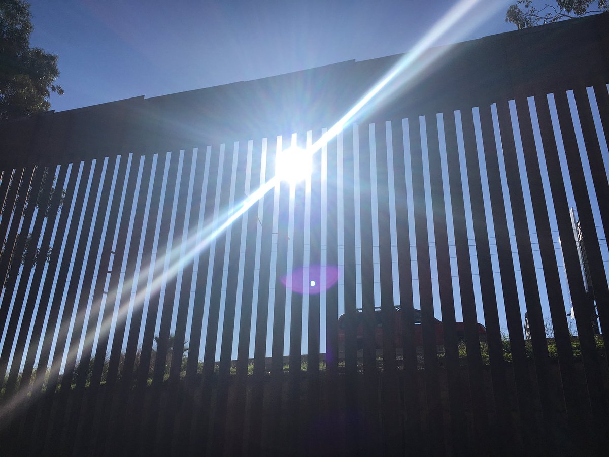 photog_sreusch1's tweet photo. W/ @10NewsAtkinson #touring the 14 miles of #borderwall #BehindTheScenes @10News #10beards https://t.co/66c9RriEoa