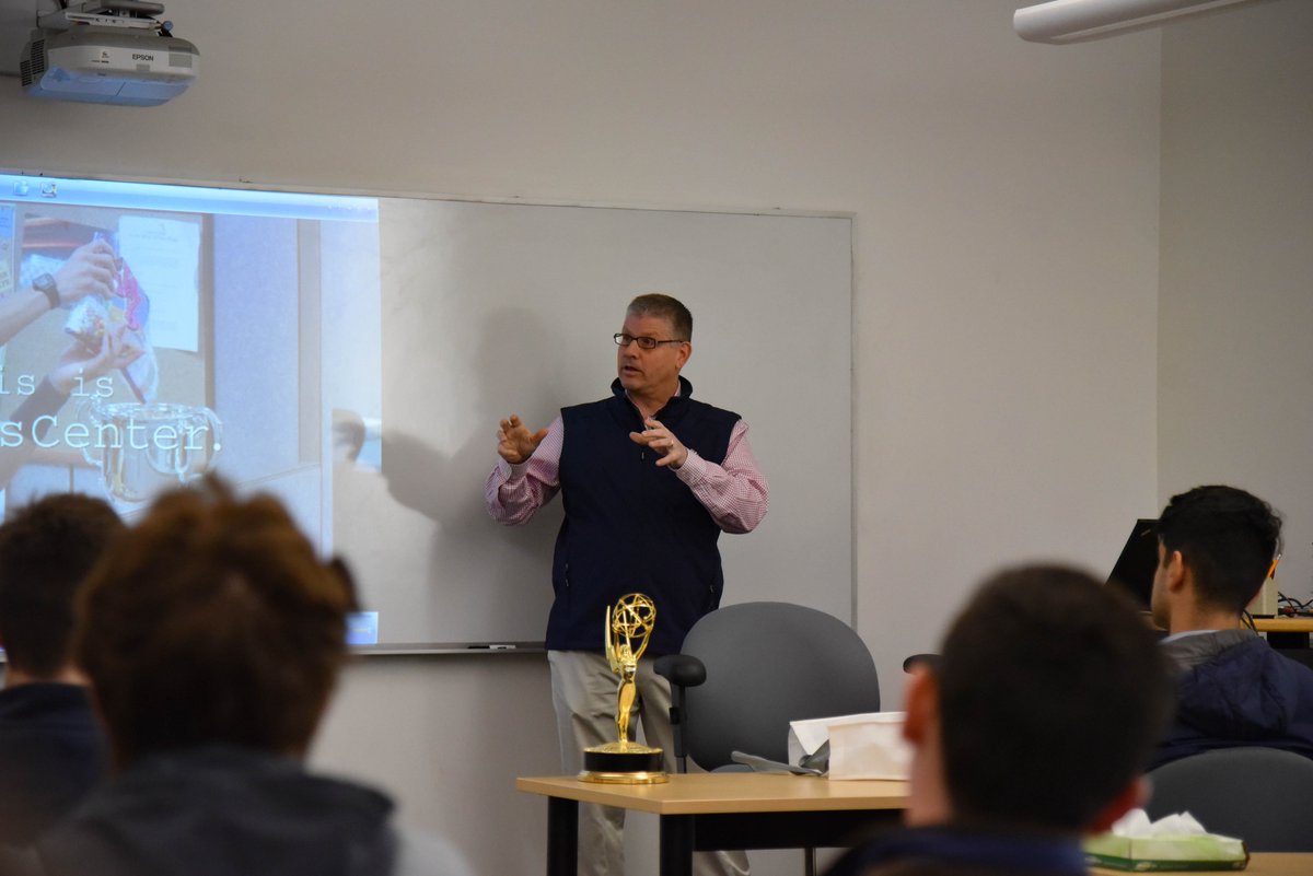 avonoldfarms's tweet photo. Thank you Emmy-award-winning @ESPNSportsCentr John Anderson for imparting your knowledge to us during #AOFIntersession #WingedBeavers https://t.co/KKo1lVahQj