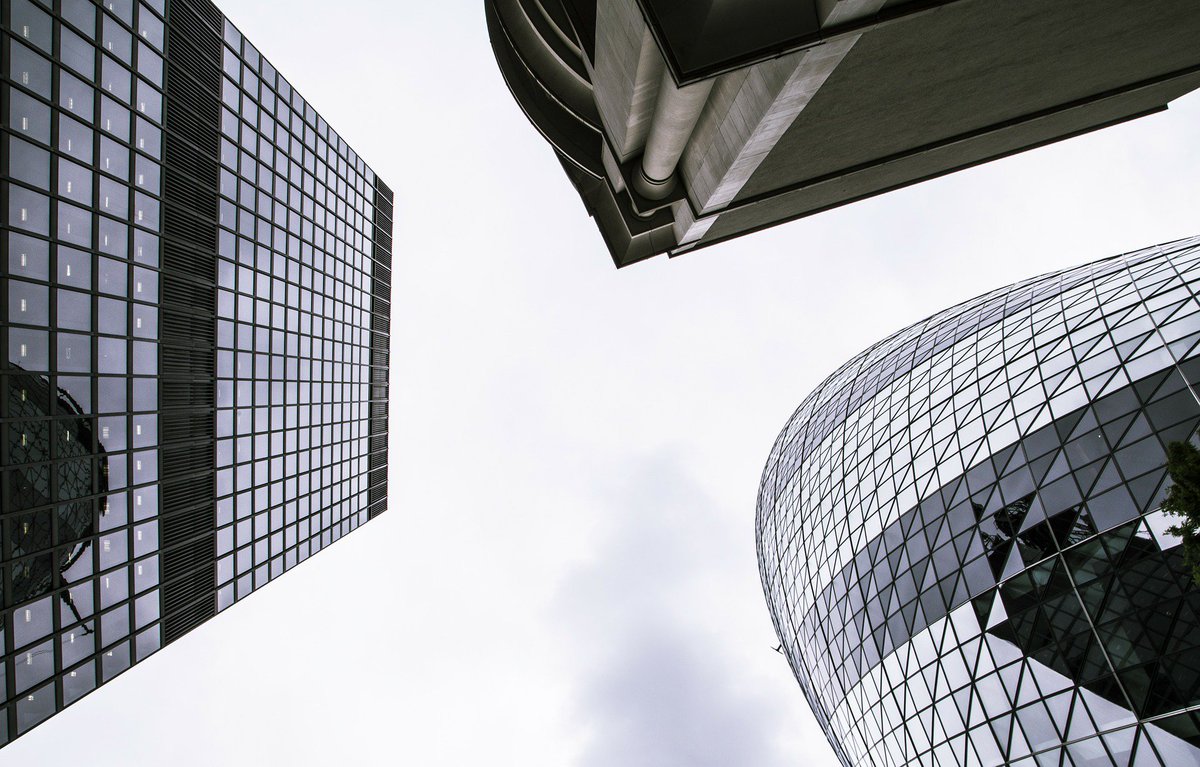 BoxchainMoving's tweet photo. #foreign #buyers have invested £144.3bn in #London #commercialrealestate over the past two decades.

https://t.co/mPQgfCLuOs #realestateagent #realestateinvesting #RealEstateNews #realestatemarket @AZRealEstate https://t.co/K8Q31f1vDT