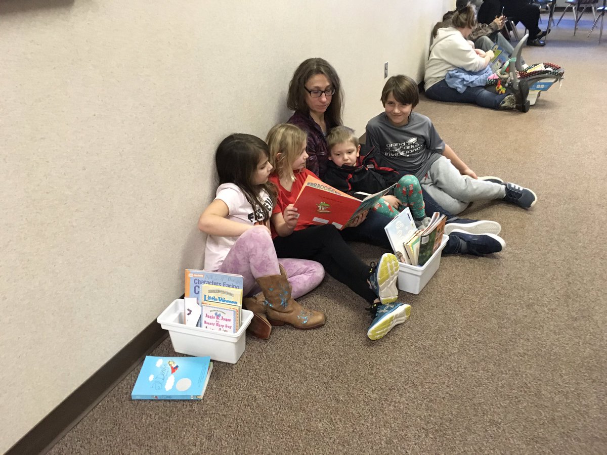 PhoenixElemGF's tweet photo. Another successful R.E.D event at Phoenix today! Thanks to all of the parents, grand parents, aunts, uncles, and caring adults who were able to take time out of their day to support the importance of reading! #phxfirebirds #gfschools #ReadEveryDay https://t.co/xy9pt1ythr