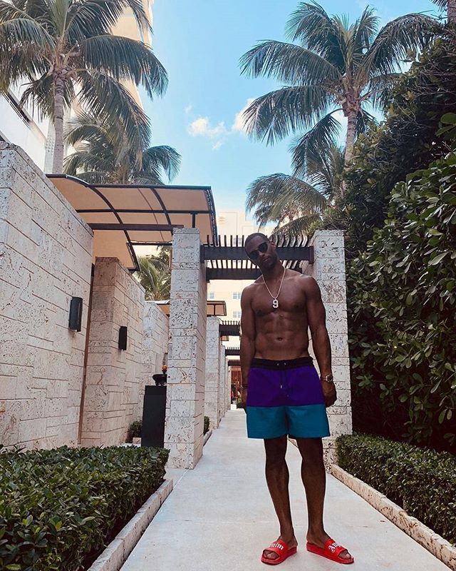 KALPRNYC's tweet photo. Victor Cruz (@teamvic) ready for 2019 in Sacai's (@sacaiofficial) shorts! https://t.co/vqSguTmKNd https://t.co/BkvizjNtGv