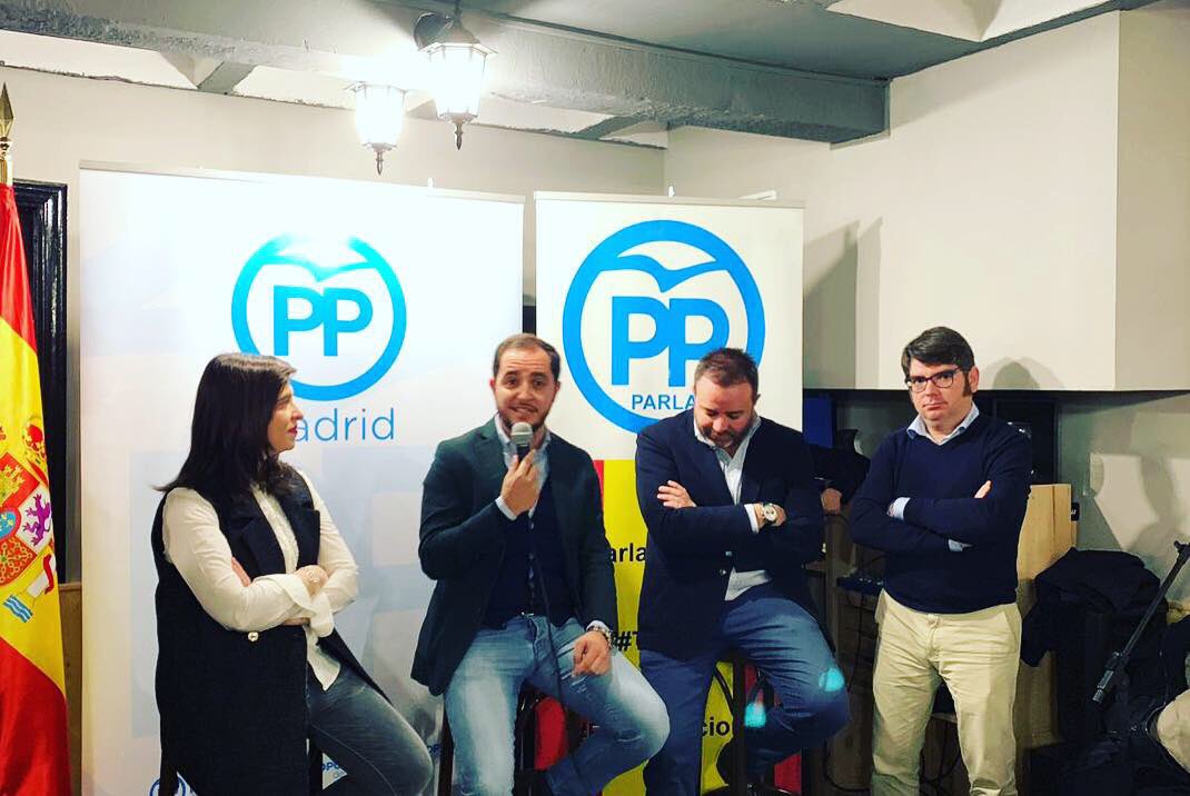 ppparla's tweet photo. #RosconDayPPParla #LlenoHastaLaBandera 🇪🇸@ppmadrid @PPopular Gracias por acompañarnos @SergioLopezVF https://t.co/TfUN0fDsU7