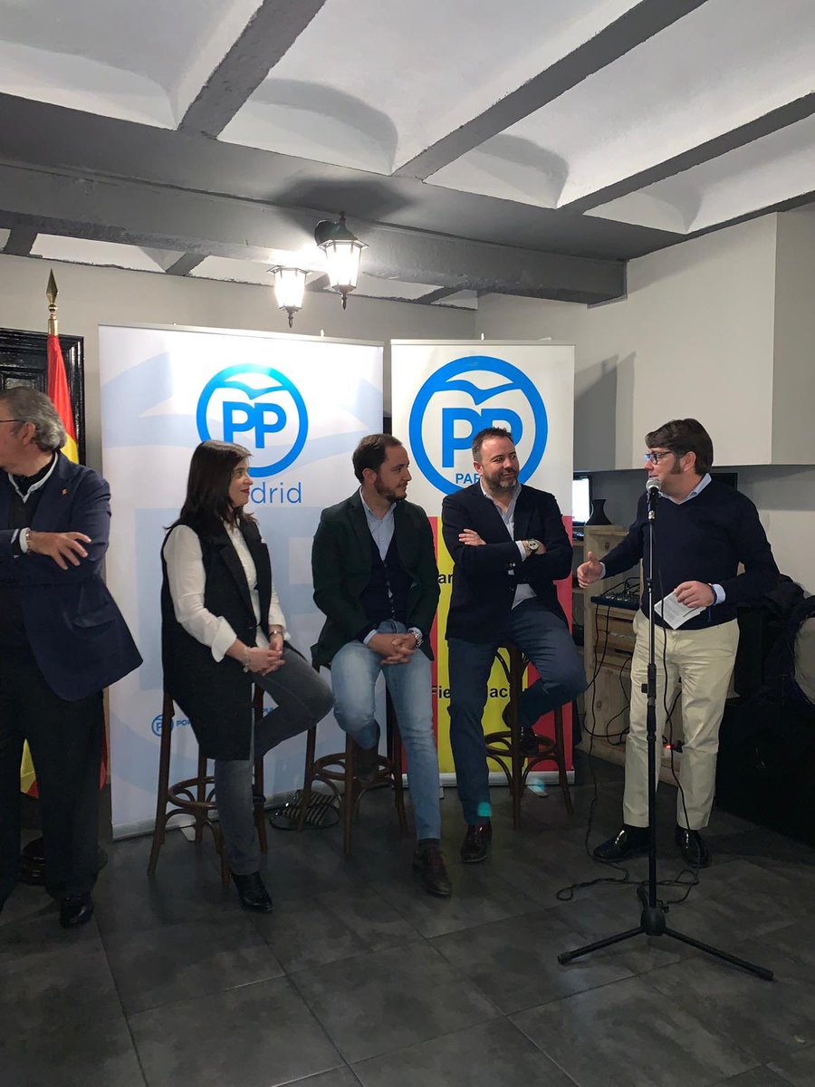 ppparla's tweet photo. #RosconDayPPParla #LlenoHastaLaBandera 🇪🇸@ppmadrid @PPopular Gracias por acompañarnos @SergioLopezVF https://t.co/TfUN0fDsU7
