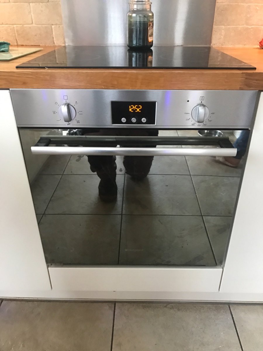 ProEverlast's tweet image. Lovely January refresh on this single oven this afternoon.
#sheffieldissuper #everlastpro