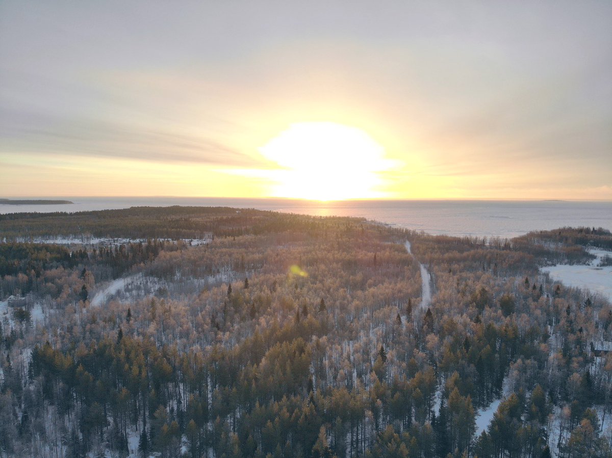 kelseabond's tweet photo. Said goodbye to our little #cabinonthelake in #Lapland today😭 

#dronephotography #drone #sisuinsuomi #sisu #suomi #finland #travel #snow https://t.co/nMLP7KcFSS