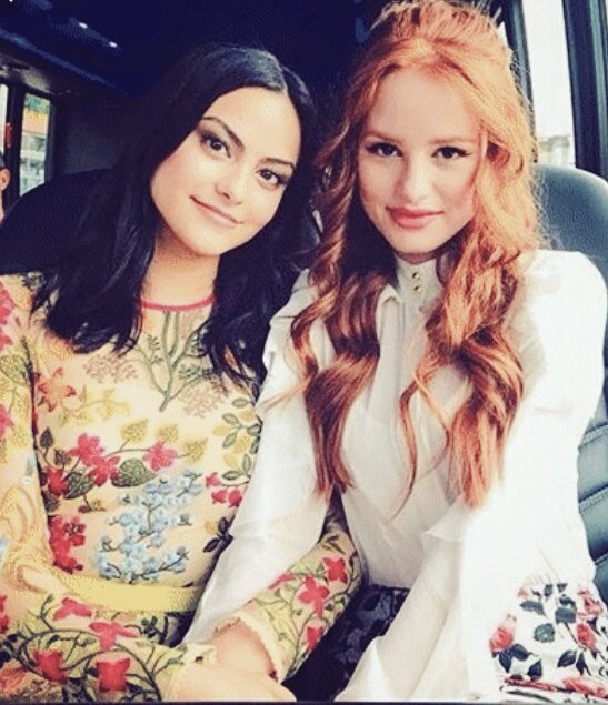 RedQueenBlossxm's tweet photo. ¡¡¡SE BUSCA!!!

 ||| Verónica Lodge|||
 ✦Canon/SemiCanon. 
 ✦Actividad.
 ✦Rol Medio.
 ✦Cualidades extra: Amante de las series, moda, zona horaria Latinoamérica. 

   ✦RT para difundir por favor.
        
   ✦Háblame por DM para mas info. https://t.co/Y5lRbqKOAk