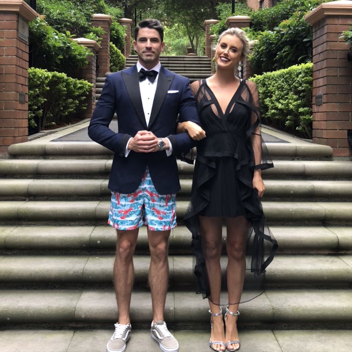 TheLoopAu's tweet image. We’re dressed to the nines for our biggest show of the year so far...it’s our #LoopAwards special! 🏆 All of the best and worst of 2018’s music videos - plus #Loop97 Old School Hour to open the show 🎶