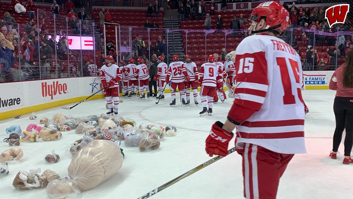 UWBadgers's tweet photo. Together, we helped over 1,700 teddy bears find a warm home in the arms of children this holiday
#VarsityMag has more on how the Teddy Bear Toss and the Giving Tree drive made an impact for families in Dane County
💻📱 https://t.co/uejj77ho7P
#BadgersGiveBack #OnWisconsin https://t.co/sUFSt9FDxV