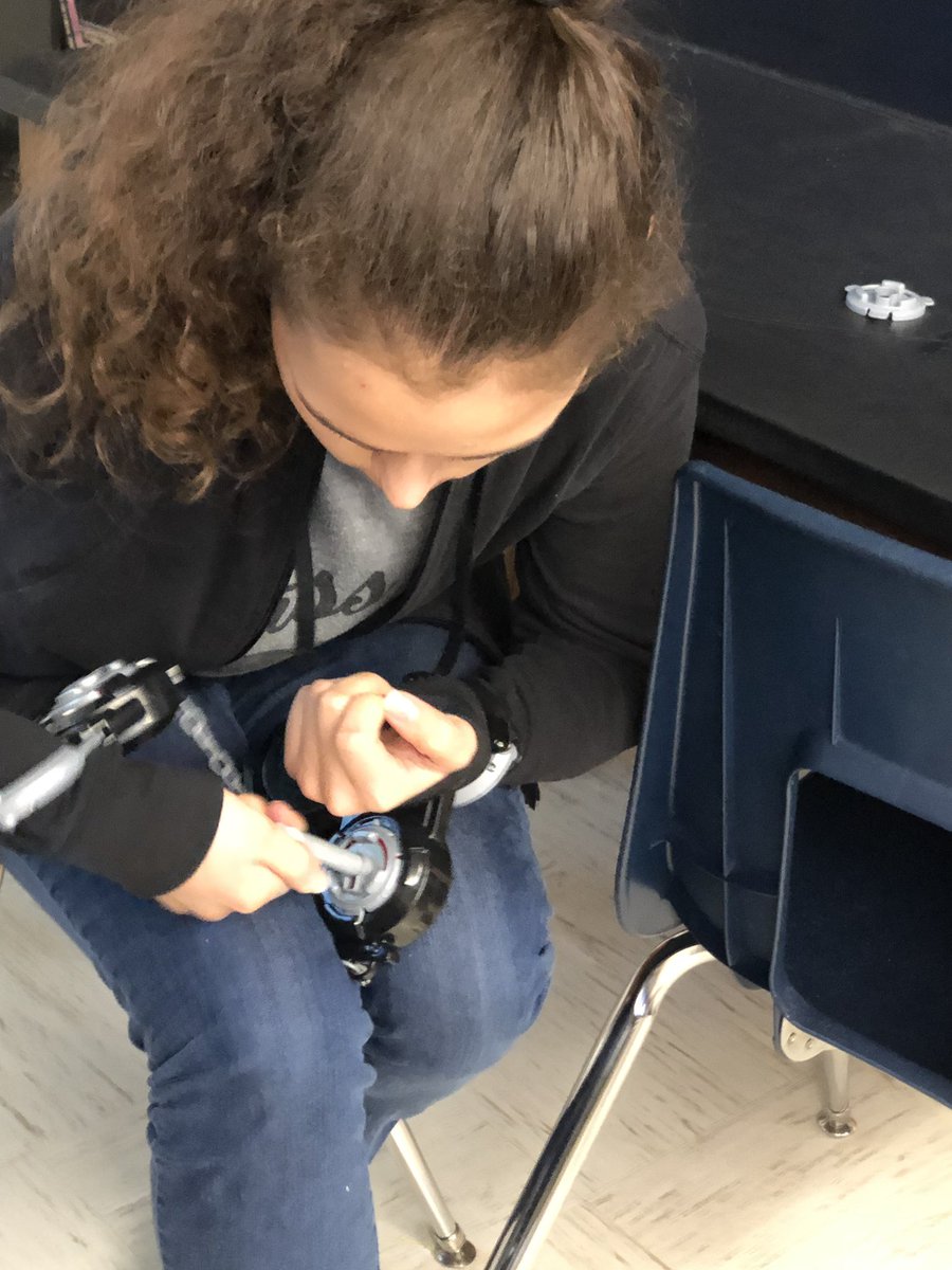 kacollins0618's tweet photo. Escaping from handcuffs is challenging when you are under pressure! #InterSession2019 https://t.co/II9IxpwiNR