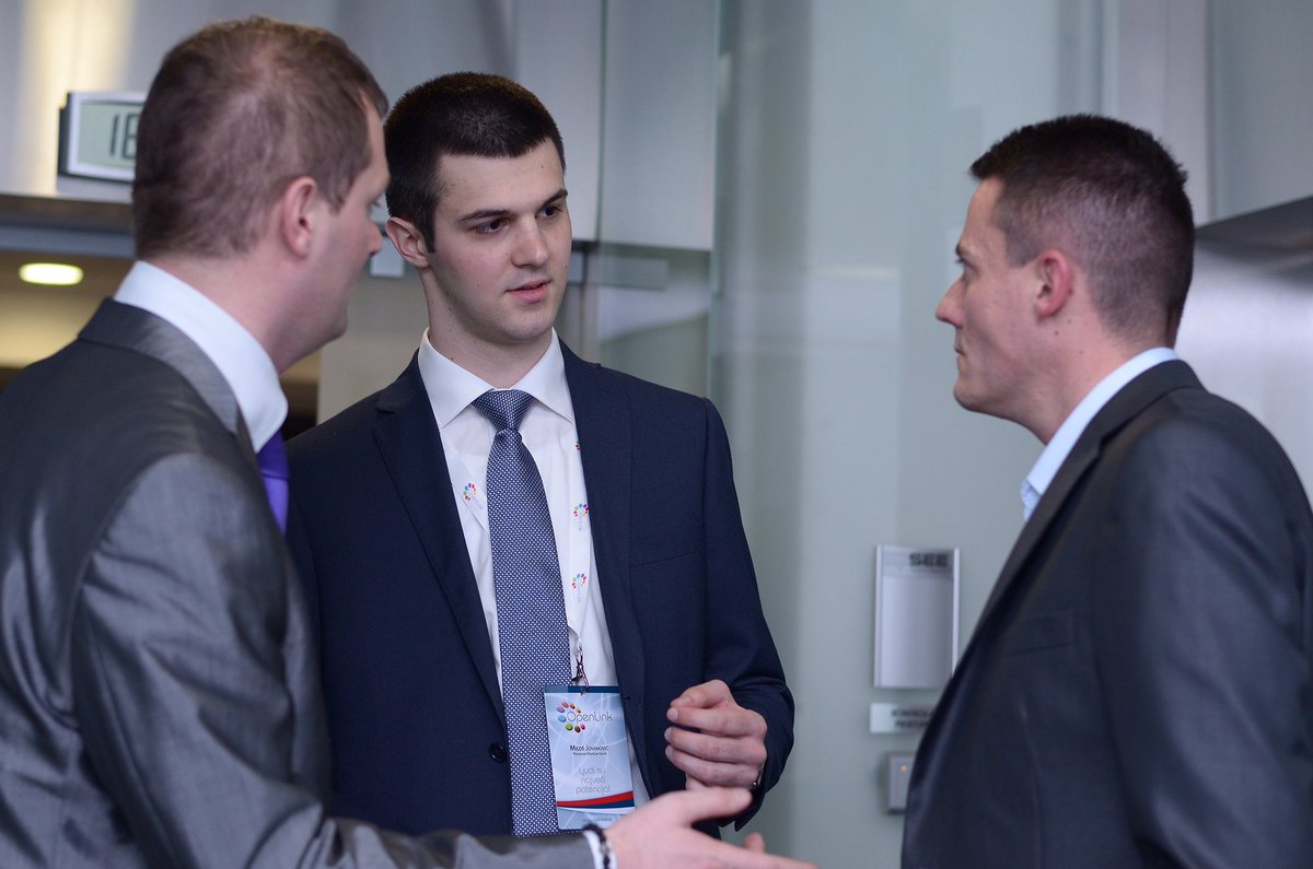 milos002's tweet image. Sa najbližim saradnicima zajedno u nove pobede, sedmu godinu za redom #OpenLink #MovingForward