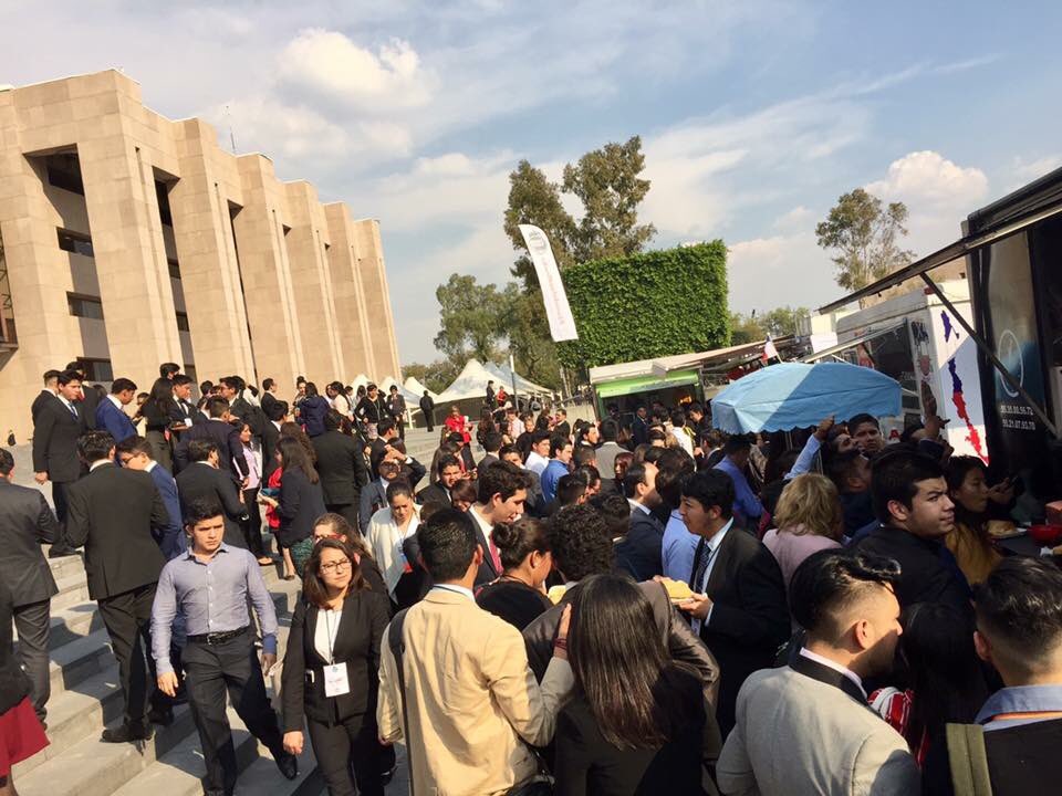 { #Eventos } #Bienvenido2019 este 10 y 11 de #Enero regresamos a una edición más de #Congresmun en la <a href="/Mx_Diputados/">H. Cámara de Diputados</a> #SanLazaro con los #FoodTrucks de #CDMX #Mexico y nuestra #ZonaDeFoodTrucks OFICIAL✅ aquí nos vemos...👇🏻👇🏻