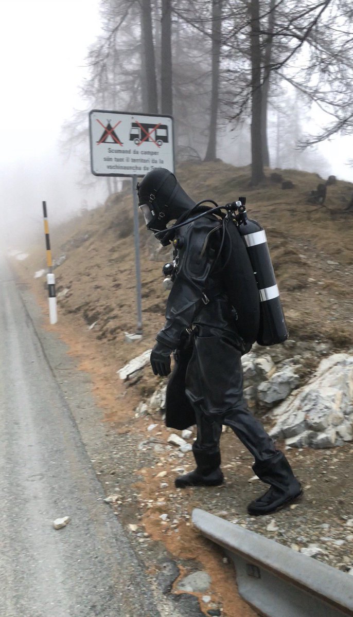 underthedrysuit's tweet photo. If there's one downside to diving, it would be carrying around all that heavy gear on the surface. #divator #coldwaterdiving #alpinediving #vikingdrysuit https://t.co/Oe4NOI15As