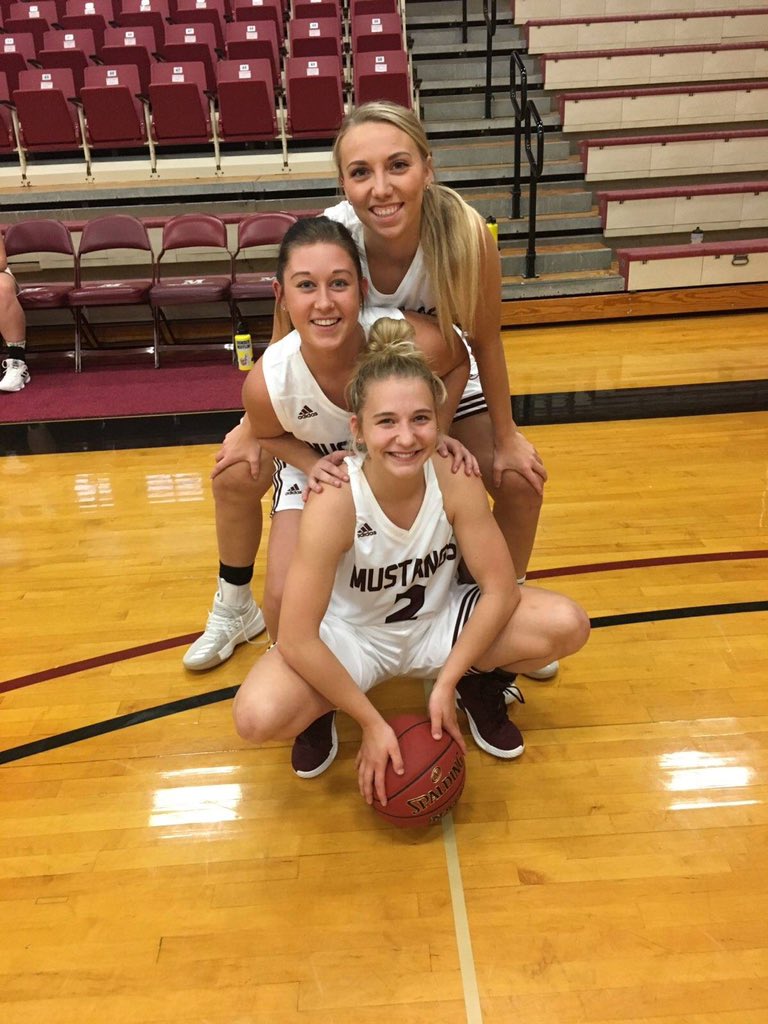 Abby_Drieling's tweet photo. Happy 21st Birthday to one awesome person!!! Much love for you and your awkward laugh!💜💜 Thanks for always being such a good friend! ☺️ @JordynMoser https://t.co/tP1Y2Nb7EC