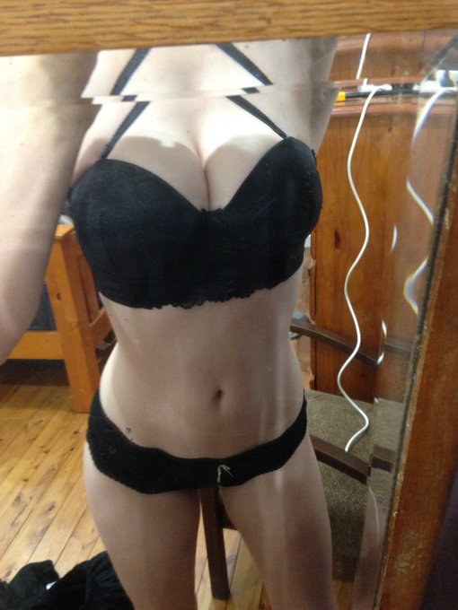 Just a few other pics I didn't post yesterday https://t.co/iXAwrfiFrR<a href="/tag/selfies"class="tags"><span>#selfies</span></a><a href="/tag/bodypositive"class="tags"><span>#bodypositive</span></a><a href="/tag/lingeriefriday"class="tags"><span>#lingeriefriday</span></a><a href="/tag/newpo"class="tags"><span>#newpo</span></a>