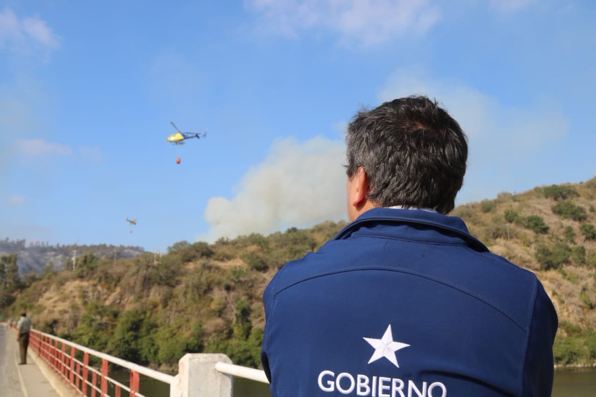 juanmasferrer's tweet photo. En #Rapel de #Navidad en límite de regiones de #OHiggins y #Valparaíso, monitoreando estado de #IF San Enrique. Incendios de #Pumanque #LasCabras y #Navidad  están contenidos y sin avance. Agradecer trabajo coordinado de  @BomberosdeChile @conaf_minagri @onemichile @Carabdechile https://t.co/6inJXZ4d5m