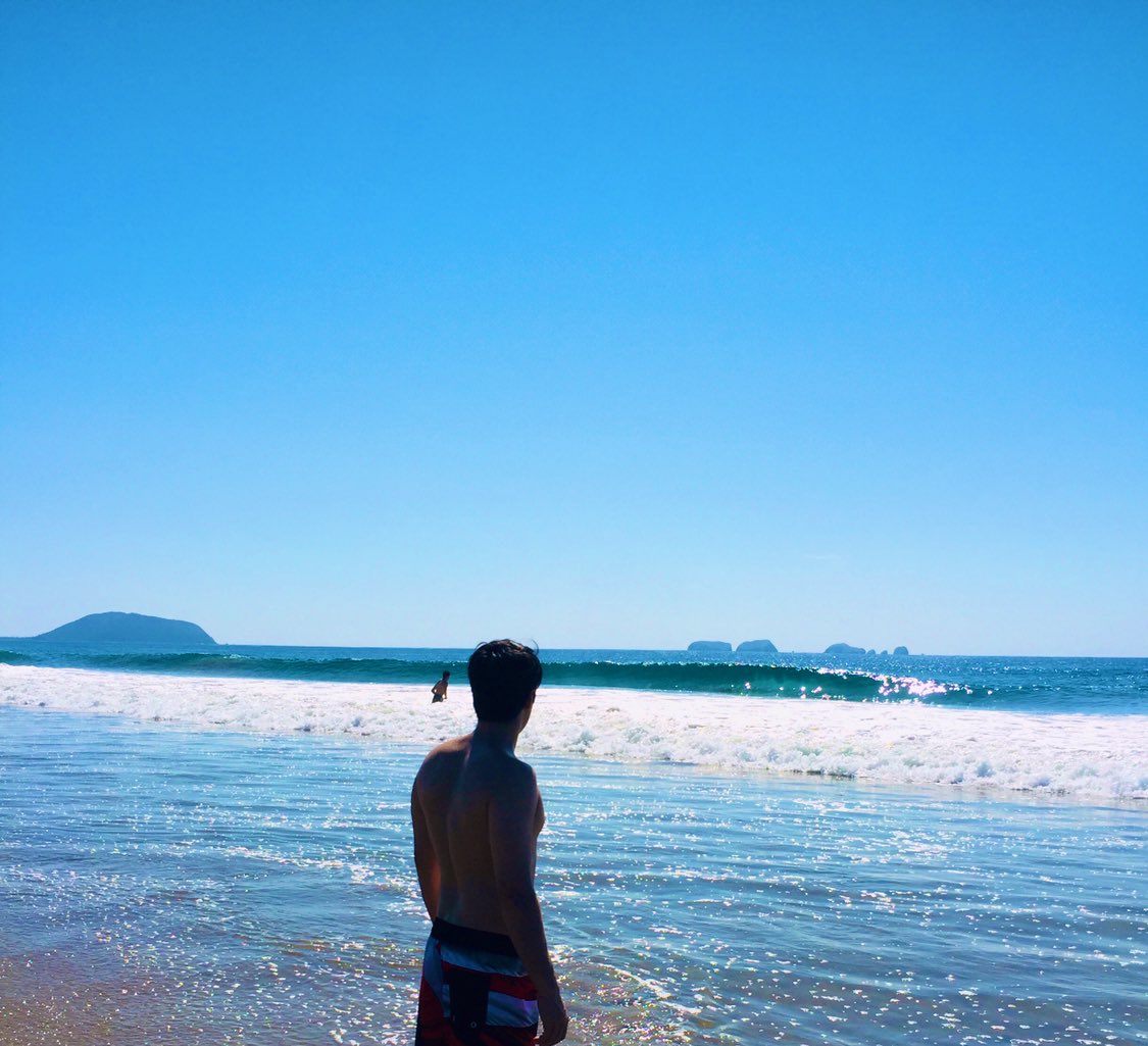 AlexSoteIo's tweet photo. Recibiendo el Año Nuevo de la mejor manera 🏖 #2019 https://t.co/8J9w4dtDZc