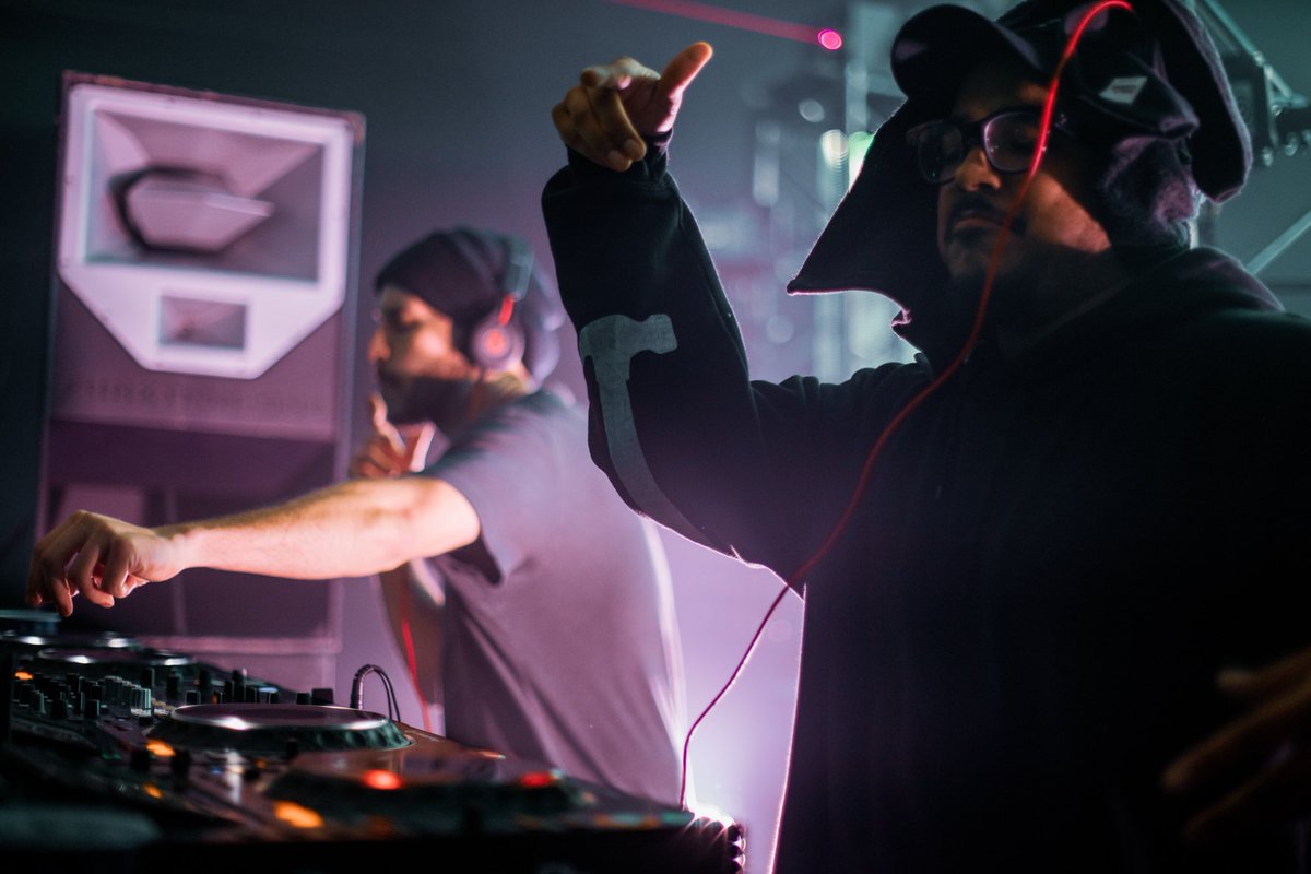 goodtimesahead's tweet photo. GOOD TIMES AHEAD 2019. Thanks for letting us ring in the New Year with y’all Seattle !!! 🎉👌🏽👌🏽 #ResolutionNYE @uscevents #GOODTIMESAHEAD https://t.co/aoODmEn040