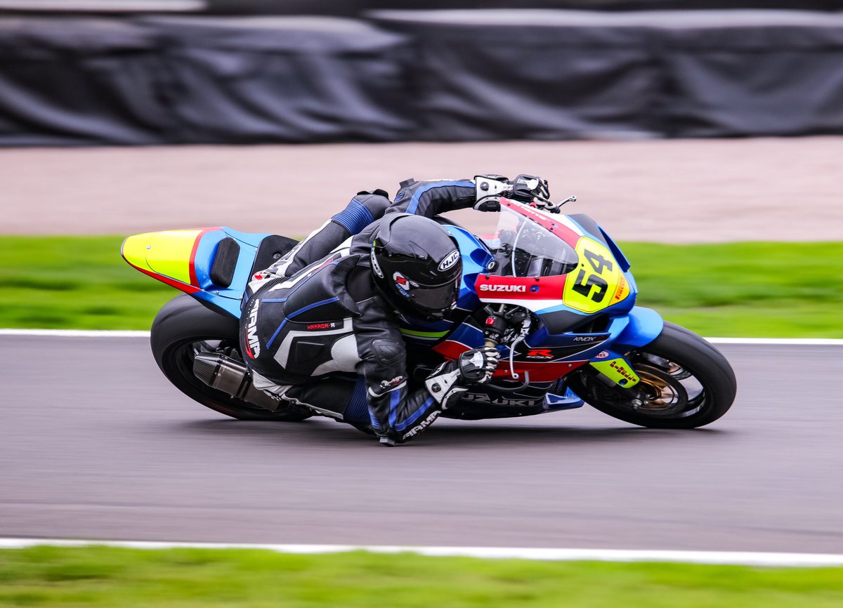 Framedimages's tweet photo. @AP_Magazine elbow down at Druids Oulton Park, BSB 2018. https://t.co/zEk2Zcxy1C