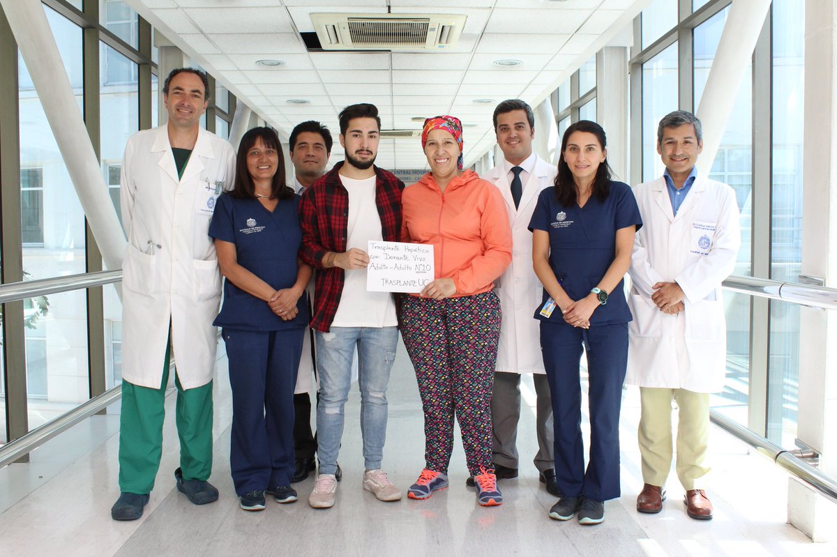 Mientras las tasas de donación en Chile siguen bajas, en Trasplante UC hemos desarrollado el Trasplante Hepatico con Donante Vivo Adulto-Adulto con la mayor experiencia del país. Los enfermos no pueden esperar <a href="/FacMedicinaUC/">Facultad Medicina UC</a> <a href="/ministeriosalud/">Ministerio de Salud</a> <a href="/sochtx/">Sociedad Chilena de Trasplante</a> <a href="/AsodiChile/">Asociación de Dializados y Trasplantados de Chile</a> <a href="/schgastro/">Soc. Chilena de Gastroenterología</a>