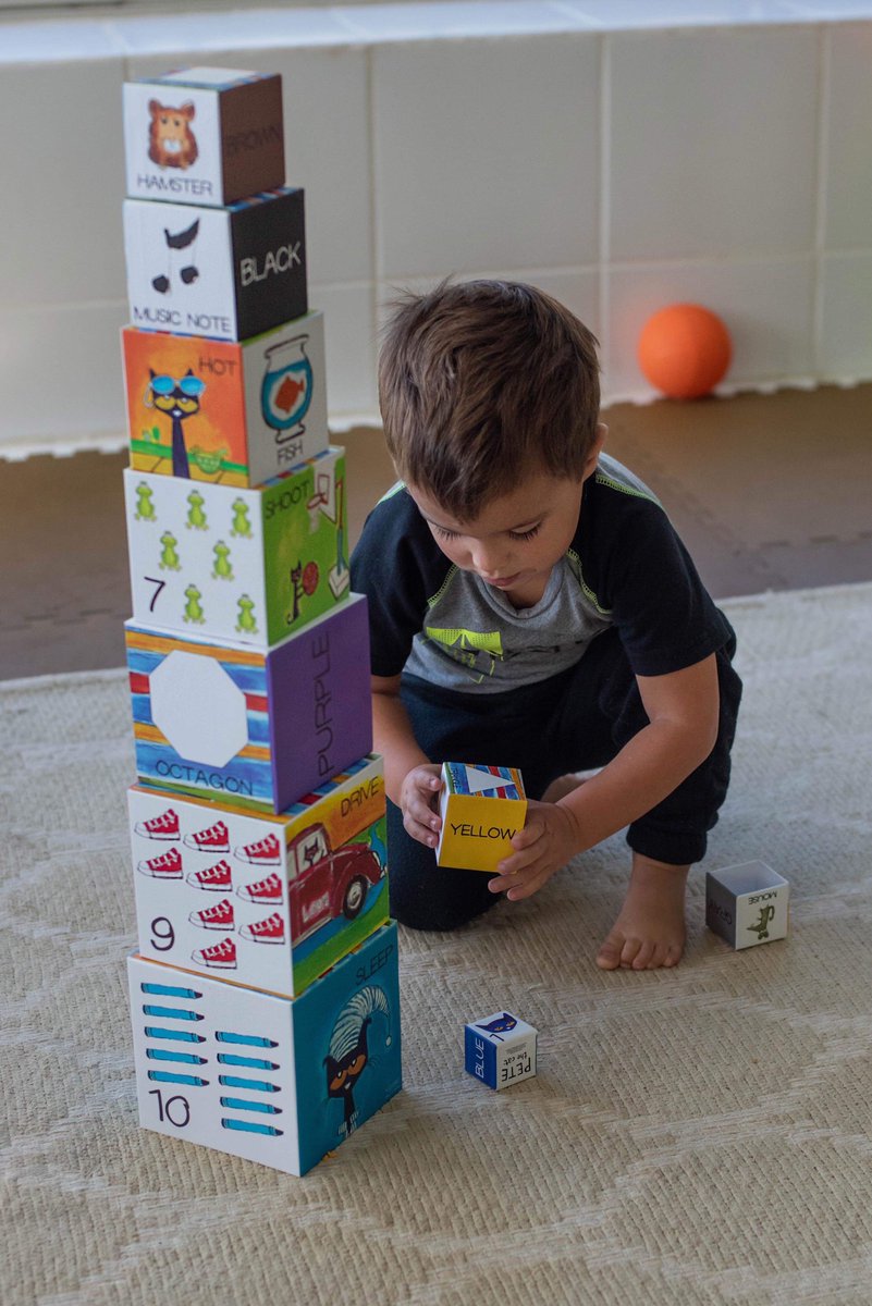 Building and learning 💙
.
.
.
.
 #kidspreferred #cutekidsclub #littlebuildersatwork #buildingblockstoys #petethecat #developmentaltoys