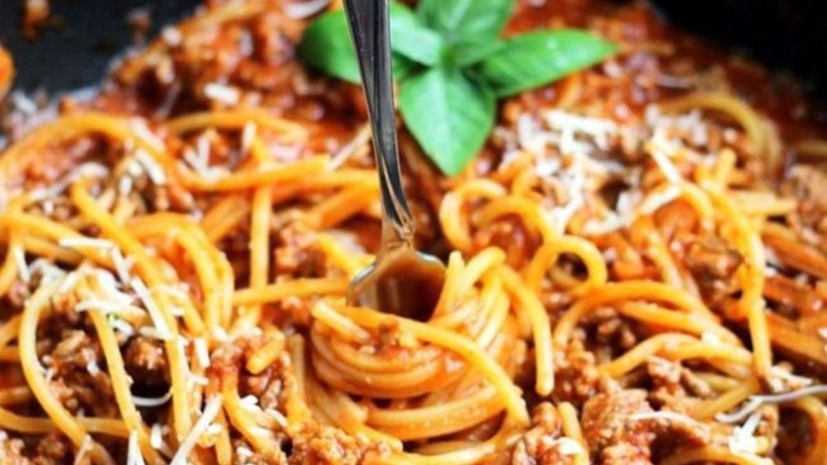 Lillys_Cleaning's tweet photo. Happy #NationalSpaghettiDay! Are you a spaghetti fan?

#LillysCleaningService #LetLillysClean #QuestionOfTheDay #HouseCleaning #WeekendVibes https://t.co/W0fuOxYg7B