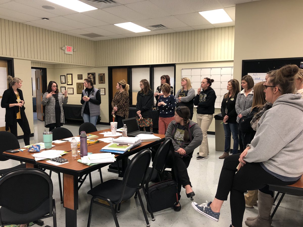 Neosho Kindergarten teachers came together to break down the strategic processing behaviors they will analyze on the DRA and running records. Hard work=great success! @MindyLHubbard @autumnmosby @Ginn3Melissa @baumbj5 @searsrebecca3 @jcdaddy3