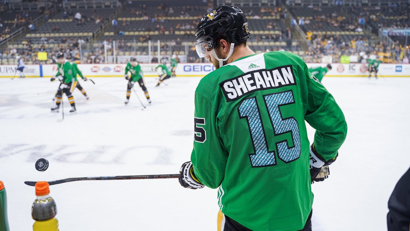 Photo: Penguins Sidney Crosby in Green Jersey on St. Patrick's Day