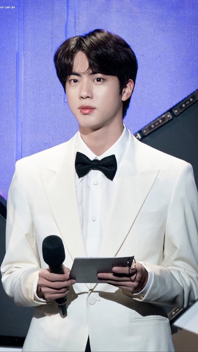 DiMoglia's tweet photo. Allora... ho sentito brutte cose sul nostro amato Seokjin. Non capisco perché tutti odiano questo angelo da proteggere ;-;
Noi proteggeremo sempre il nostro Seokjin <3

#hatejin #jin #Kimseokjin #seokjin #bts #eomma #JIN #SeokjinWeLoveYou #seokjinbeautiful #JinWeLoveYou https://t.co/sAqAF5twf4