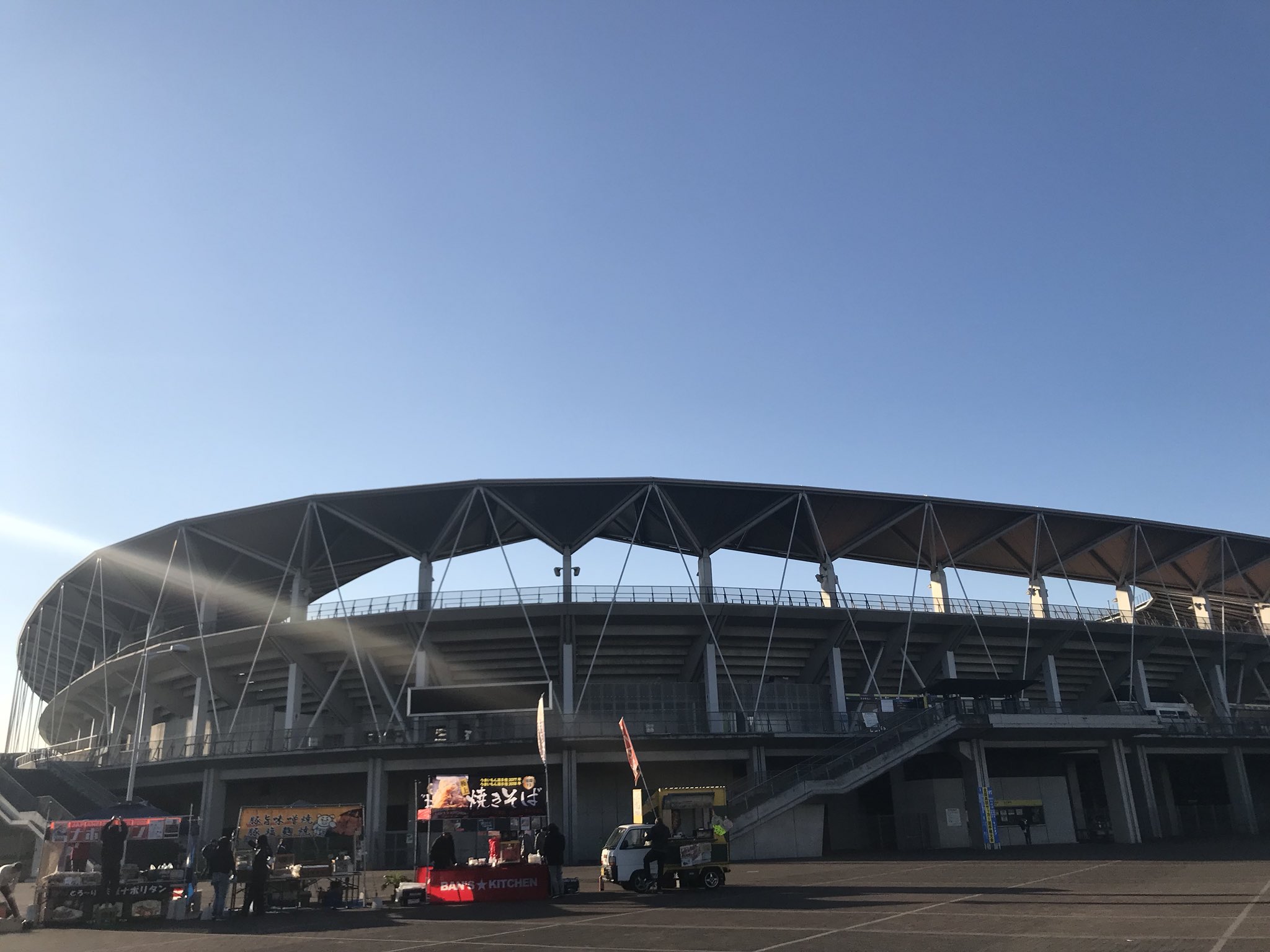 フクダ電子アリーナ公式ツイッター おはようございます フクアリです 晴天が続いてますね 本日 フクアリでの試合 高校サッカー は 秋田商 秋田 Vs流通経済大柏 千葉 瀬戸内 広島 Vs日本航空 山梨 となっております 気温は上がるよう