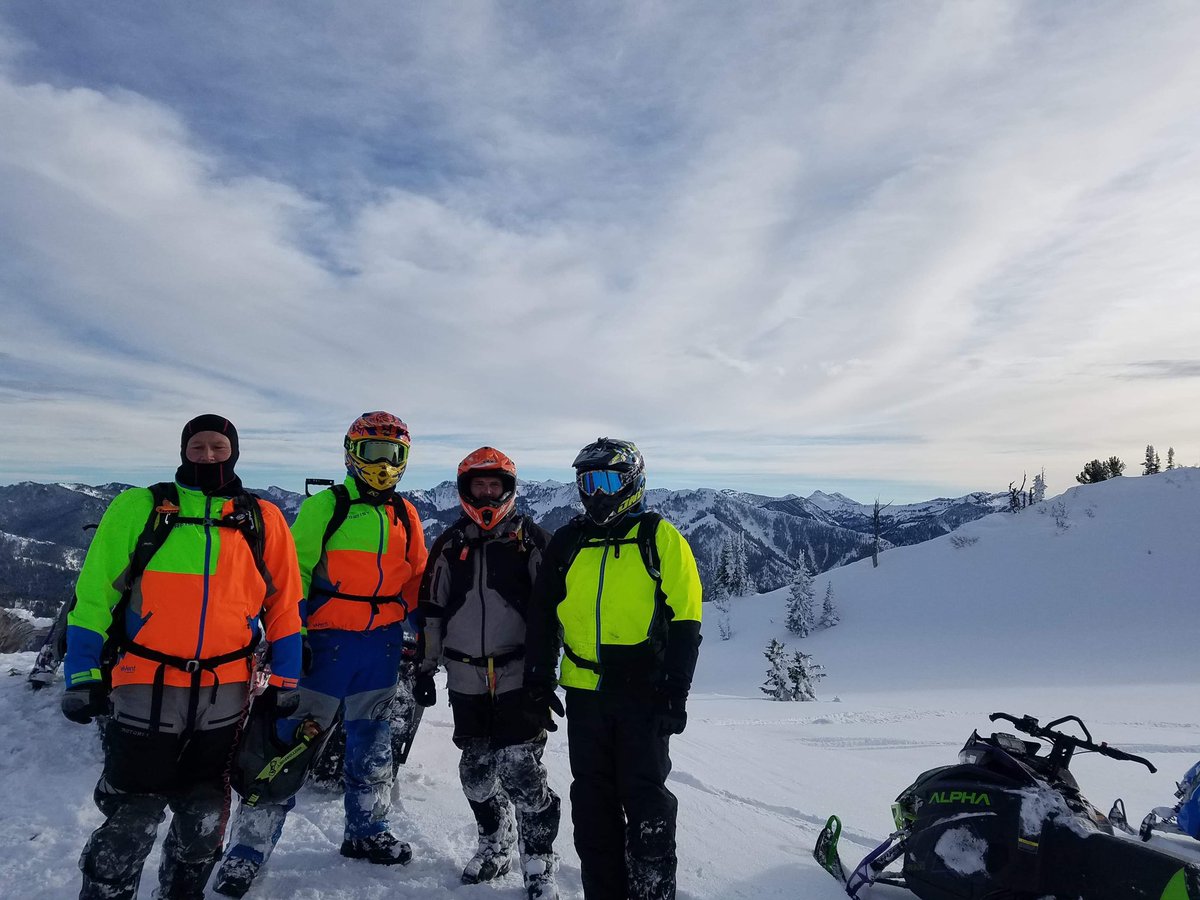 fossilfuel69's tweet image. Hey @TJku3 a little #eyecandy to get you excited about your trip out West. Grand Teton range is awesome. But when I ride with the #ArcticCat rep, they always have to work on their sleds 🤣🤣🤣 #polarisaxys #boondockerturbo #snowmobiling