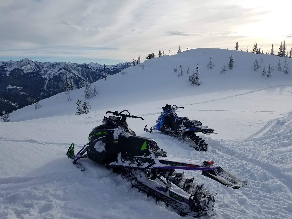 fossilfuel69's tweet image. Hey @TJku3 a little #eyecandy to get you excited about your trip out West. Grand Teton range is awesome. But when I ride with the #ArcticCat rep, they always have to work on their sleds 🤣🤣🤣 #polarisaxys #boondockerturbo #snowmobiling