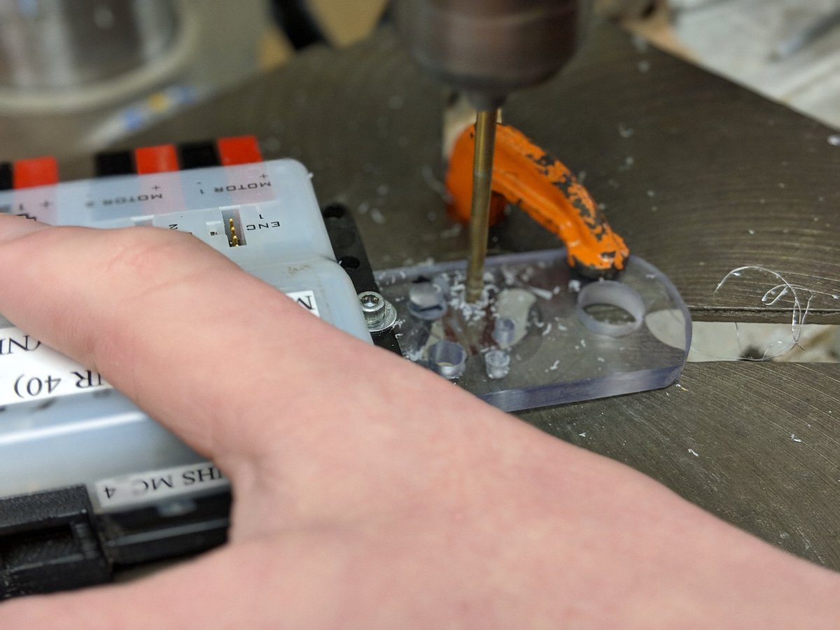 WiscoRobotics's tweet image. Hey all!
Just wanted to give a quick update.
1. Sorry we&apos;ve been a bit quiet recently. The outreach/notebook team has been putting a lot of time into the notebook in order to get it ready for our first competition.
2. We promise. The 1k giveaway is coming. Say tuned.
-Alex