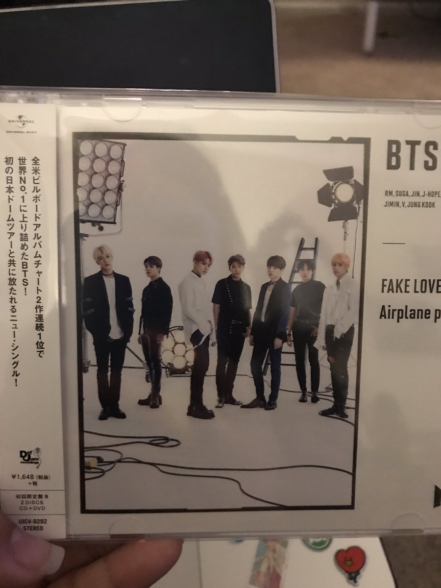Voxyldy's tweet photo. Happiness was in my mailbox. 😊@BTS_twt #JapaneseBTS #VCover #BTSCover #FakeLove #Airplane2 #IDOL #FakeLoveRemix 💜💕💋 #TaeHasMySoulInHisPocket 🐯💜 (and @BigHitEnt has their hand in my wallet!! Lol 😂) @sadboyanime @Chloe_Greenie https://t.co/CDvoqHOHj6