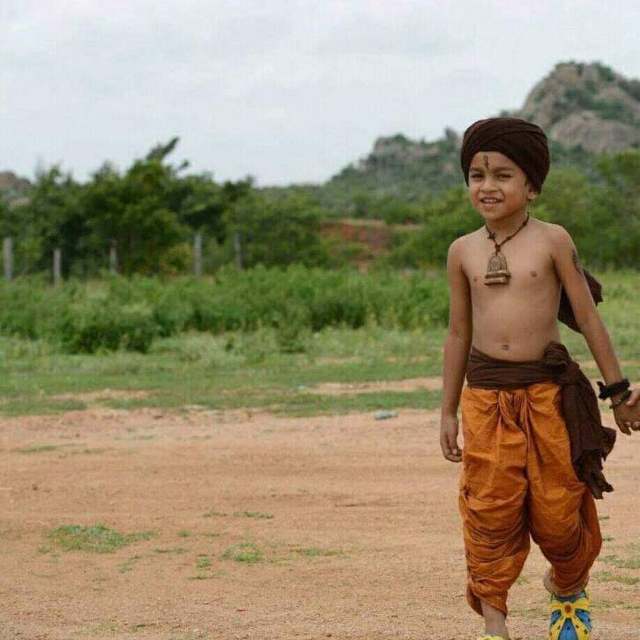 VenkyPrabhas01_'s tweet image. Little Baahubali