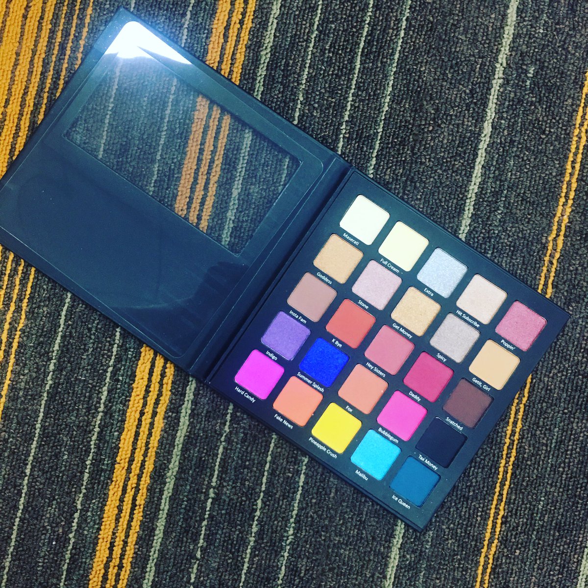 makefay168's tweet image. 25 color high pigment eyeshadow palette, stock now