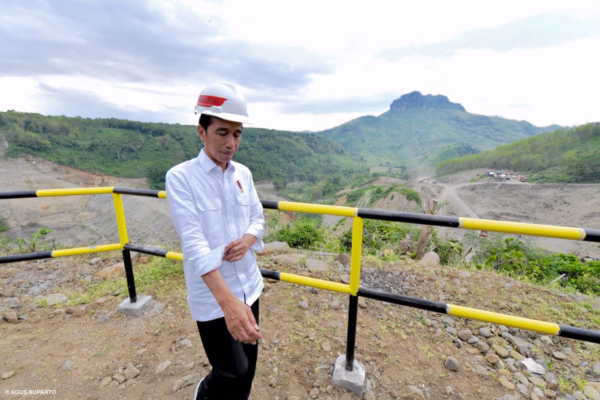 Jawa Timur adalah salah satu lumbung padi terbesar Indonesia. Maka kita bangun Waduk Bendo, Waduk Tukul, Waduk Tugu, Waduk Bagong, Waduk Semantok, dan Waduk Gongseng.

Ini Waduk Bendo di Ponorogo yang akan selesai akhir 2019, bisa menampung 43 juta m3 air, untuk 7.700 ha sawah.