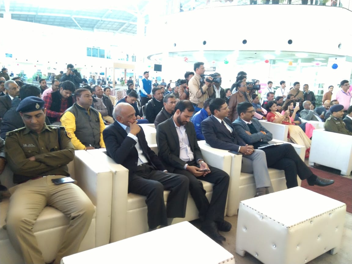 भोपाल के राजा भोज एयरपोर्ट पर इंडिगो एयरलाइन्स के उद्घाटन कार्यक्रम को मुख्यंमत्री श्री कमल नाथ ने संबोधित किया।
#IndigoInBhopal