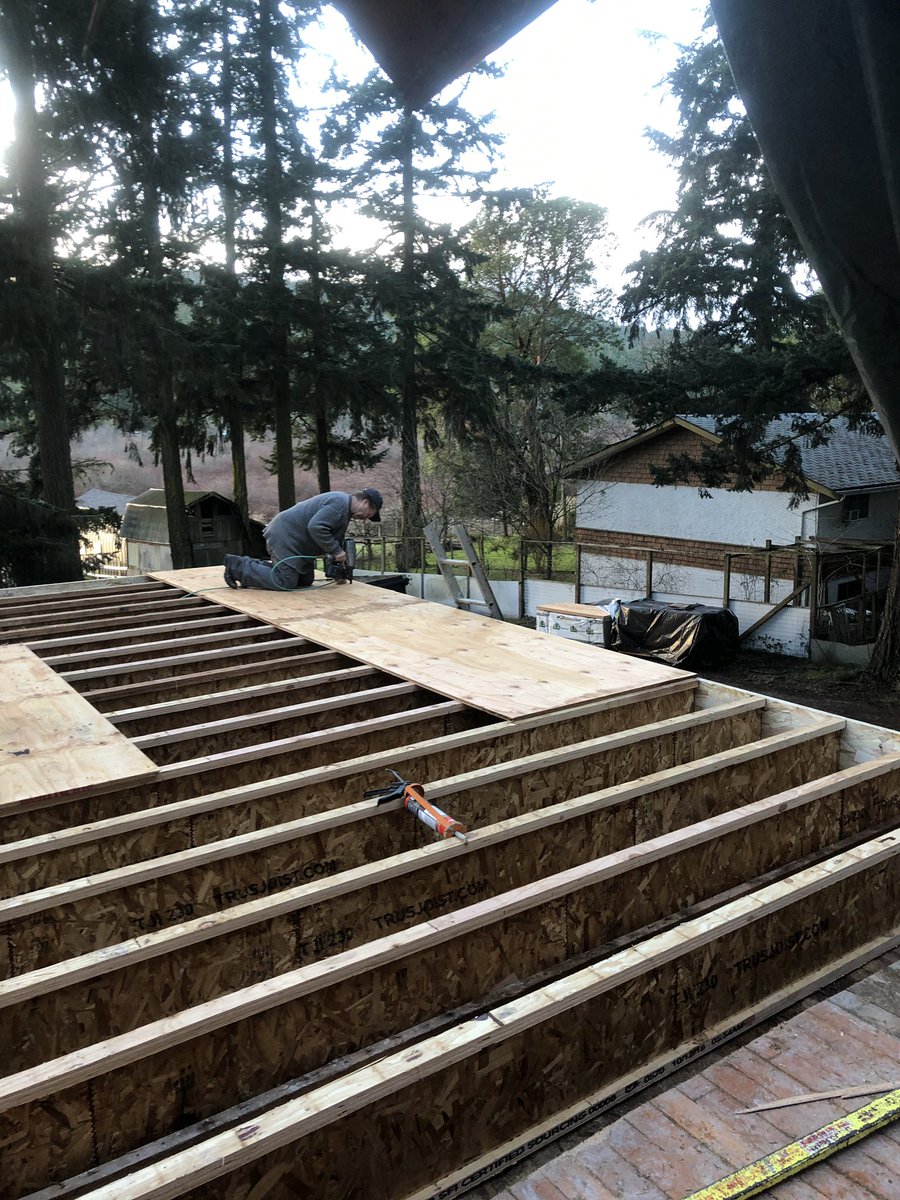 tcf_contracting's tweet photo. 3174 Glen Lake Rd job site #roofoff https://t.co/xG0hfXp7Tm