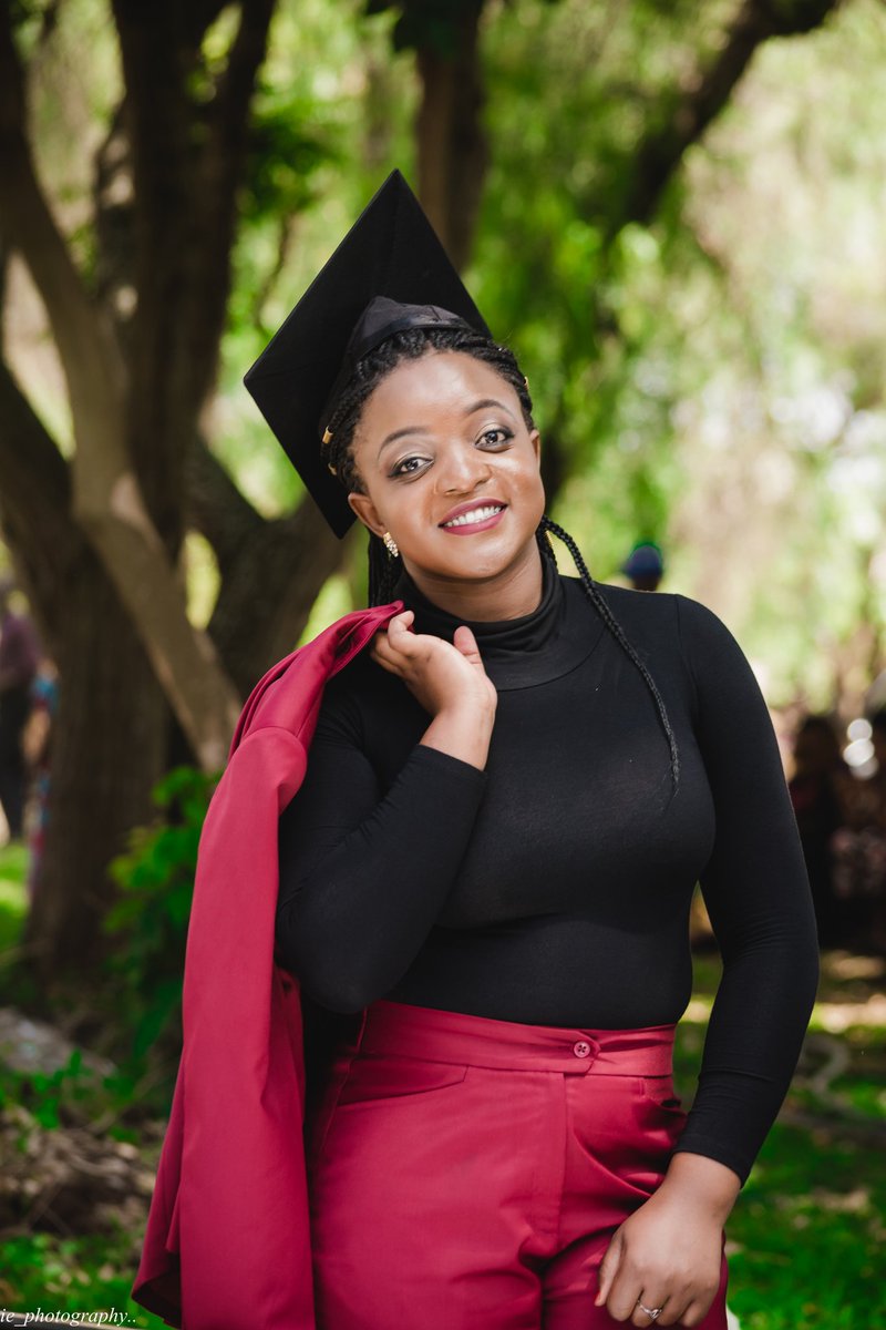 The best memory 2018 had to give me was a procurement and logistics management degree at the age of 22.🎓🎓🎓  
#beautywithbrain
#beautywithclass