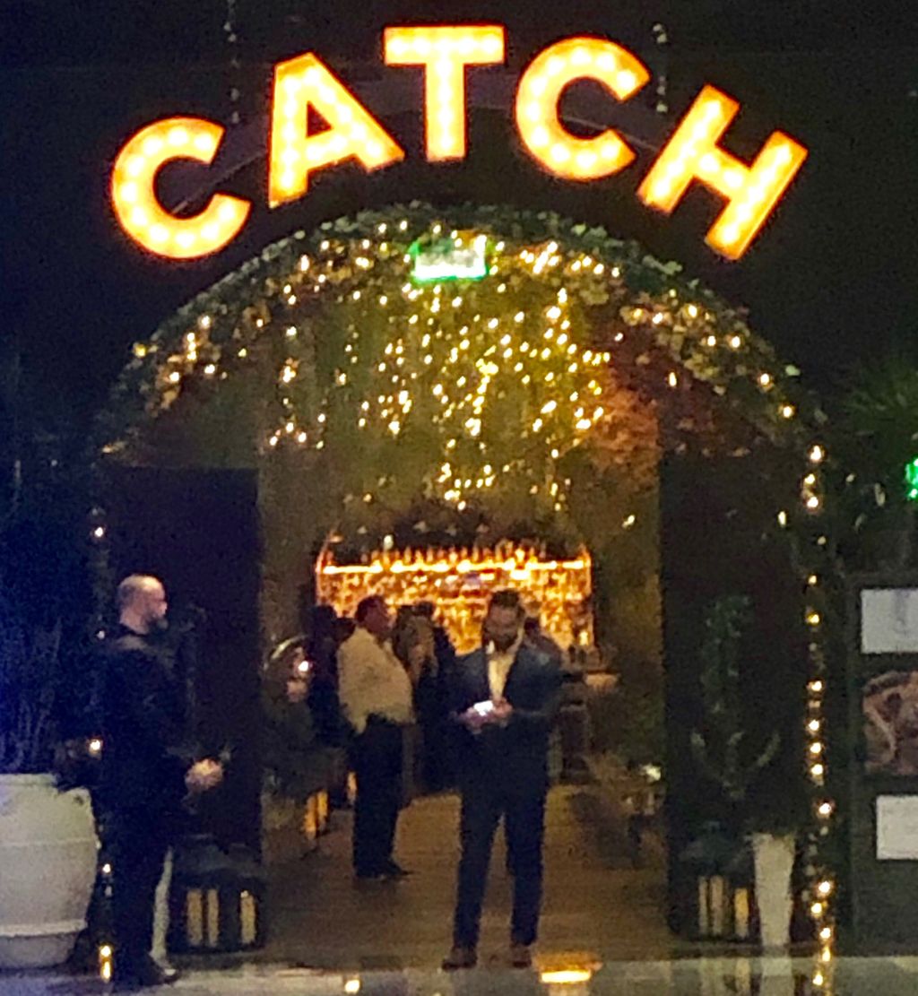 Taking clients out on the town to let them experience the Las Vegas Lifestyle. Starting the night off at Catch Vegas 
#LifestylesByLee #LasVegas #Luxury #Realtor  #RealEstate #HighRise #VegasBaby #CatchVegas