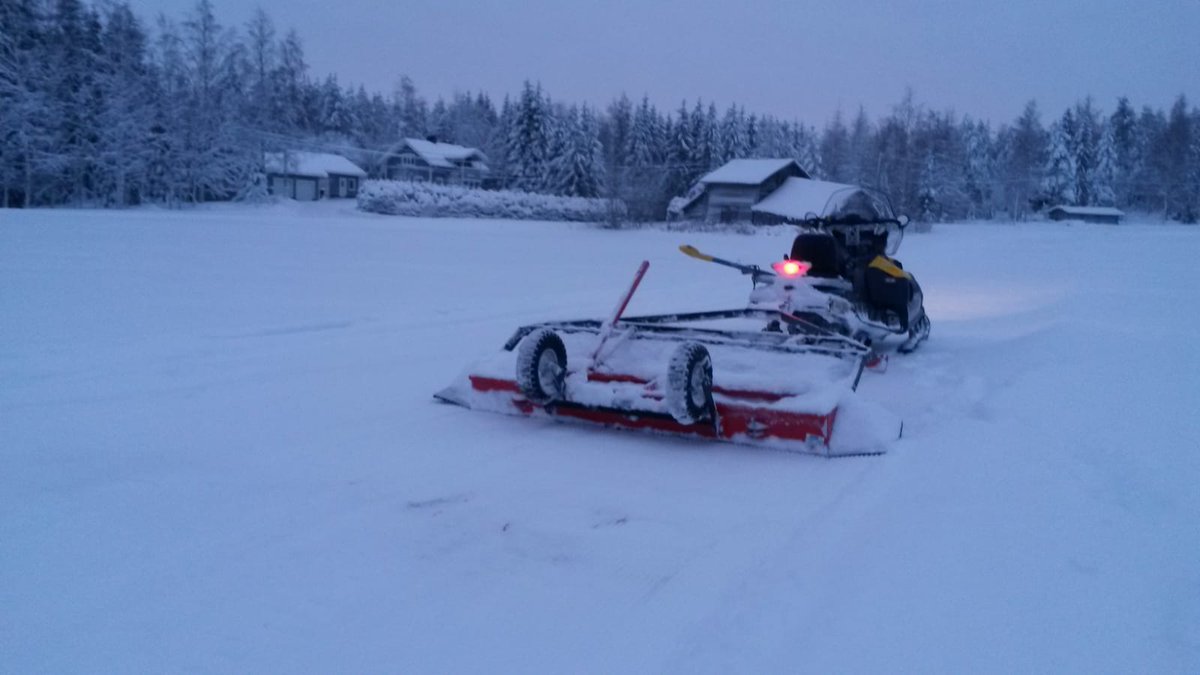 Selkien 10km vaaramaisemalatu on avattu tänä aamuna ensimmäistä kertaa myös perinteisen tyylille. Ladulla on paikoitellen vielä pomppuja ja risuja haasteellisimmissa paikoissa. Lähtöpaikkoina Mustavaaran laskettelukeskus ja Selkien koulu. #kontiolahti