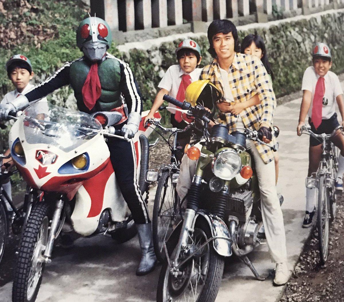 少年仮面ライダー隊 フォト集！ ライダー隊のメットやペンダント