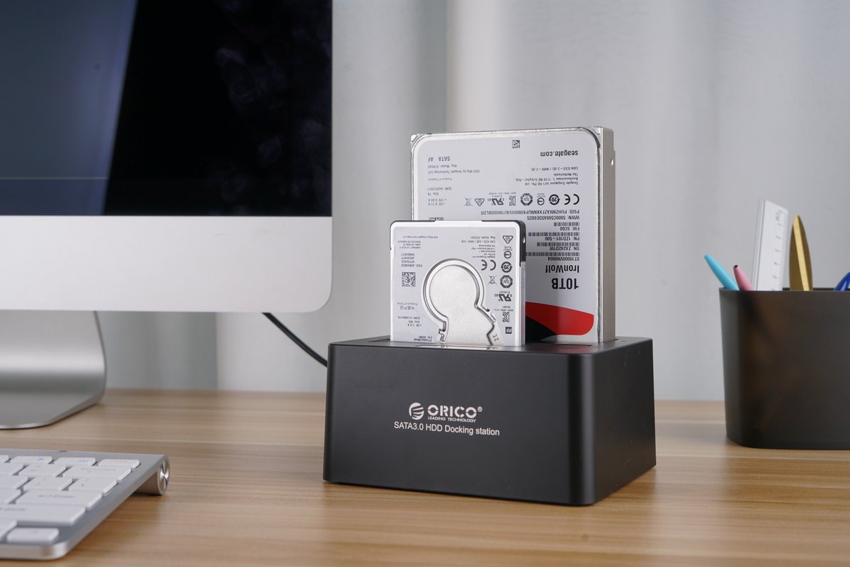 ORICO_Official's tweet image. How many ways of storing an HDD/SSD can you figure out? The classic match is an enclosure, how about a hard drive docking station?
#storage #harddrivecase #hdd #ssd #classicdesign #file #data #clone #security #seagate #wd #match #geek #nerd #tech #computeraccessories