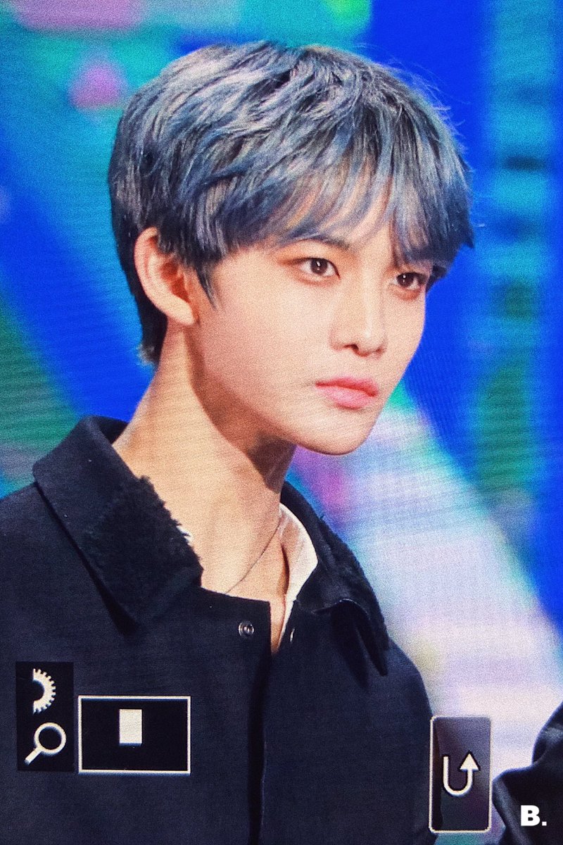 bbb_0510's tweet photo. 190105 골든디스크 #배진영
귀엽다가 갑자기 얼굴공격! 존잘배지녕 🤧 https://t.co/Z0aW6t5eyU