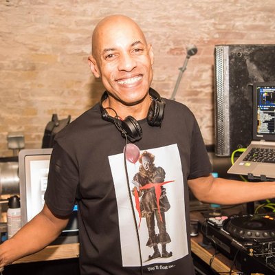HHBITD's tweet photo. We got the homie @DjDzineOfficial blessing the @thisiswestside HQ's today. Lock in from 7pm UK 2pmET for the best in #goldenera #hiphop beats! #Retweet https://t.co/EIg7LpbJuf