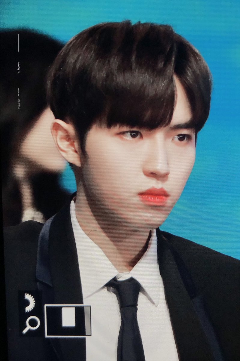 홈마가 귀엽다고 올린 김재환 프리뷰 | 인스티즈