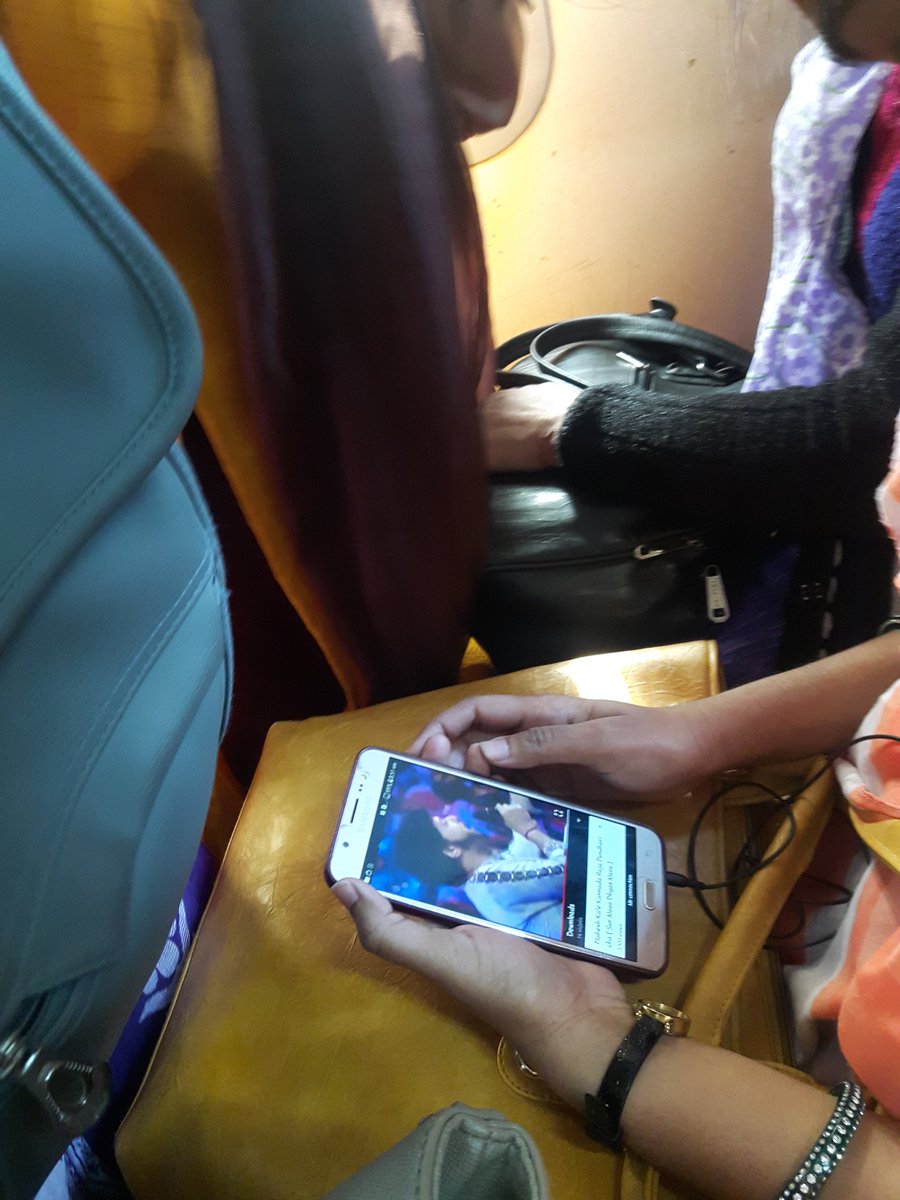 kamakshi_iyer's tweet image. Train madhe pan @maheshmkale 

#fanpower #महेशमै #ICMRevolution #ICM 

@MaheshKale_Team