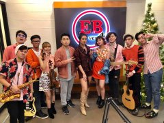 JacketNiGabbi's tweet photo. Sarap ng tugtogan ngayong tanghalian kasama si Gabbi Garcia! 🖤 Salamat po sa mga nanood!!

© @ebmusichero 
@_gabbigarcia https://t.co/2MnARr5iRK